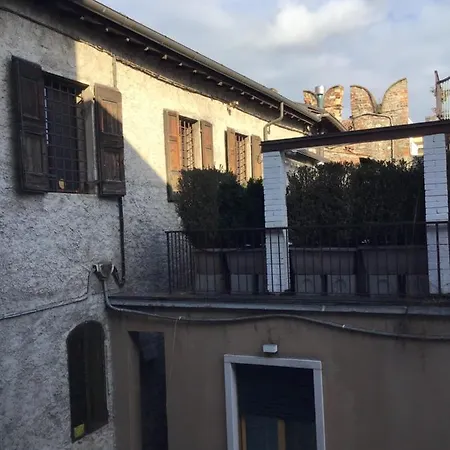 A Due Passi Da Giulietta-casa Montecchi Guest house *