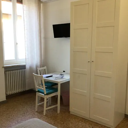 A Due Passi Da Giulietta-casa Montecchi Guest house